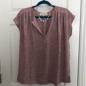 Loft top size medium (fits closer to a large)